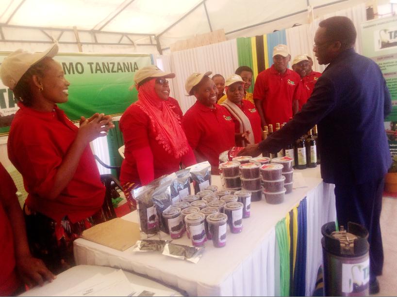Ex. Prime Minister of Republic of Tanzania Hon. Mizengo Kayanza Pinda visited TARI- Makutupora pavilion during wine festival at 5th November 2021 at mashujaa Ground 